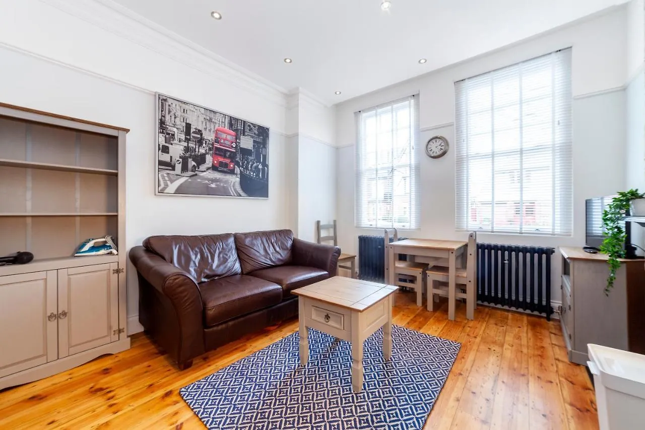 Stylish 1 Bdr Apt Wcommunal Garden, Greenwich London